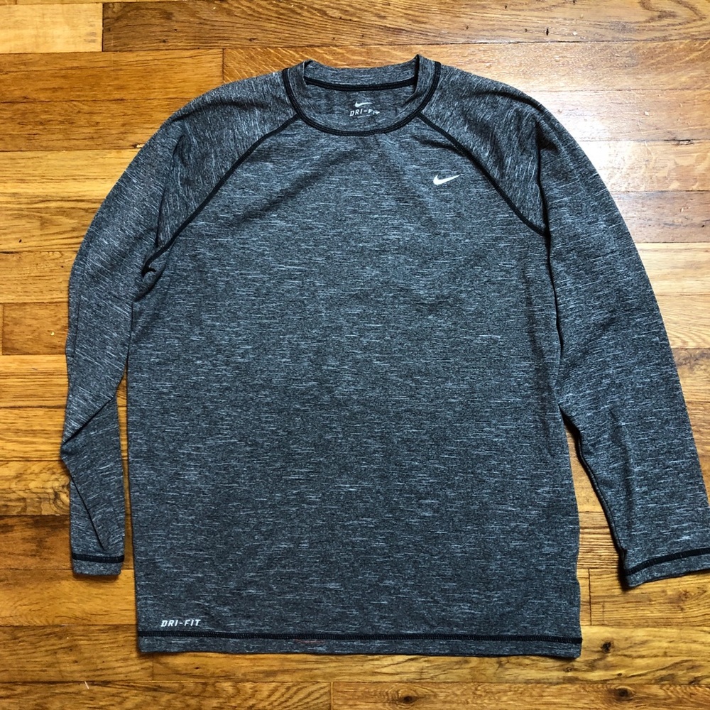 Nike Drifit Performance Men’s Long Sleeve Tee